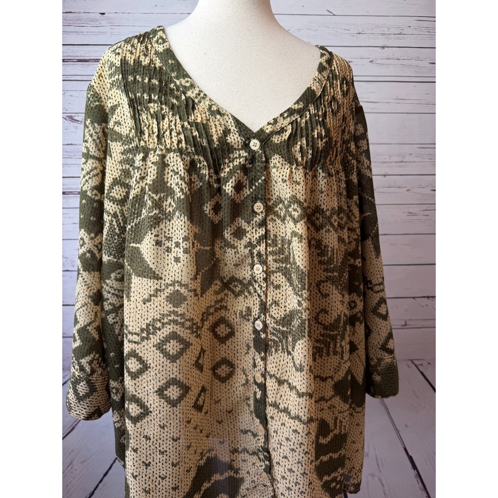 Denim 24/7 Plus size 28W Tunic Top Blouse Snakeskin 28 W Shirt Button Front